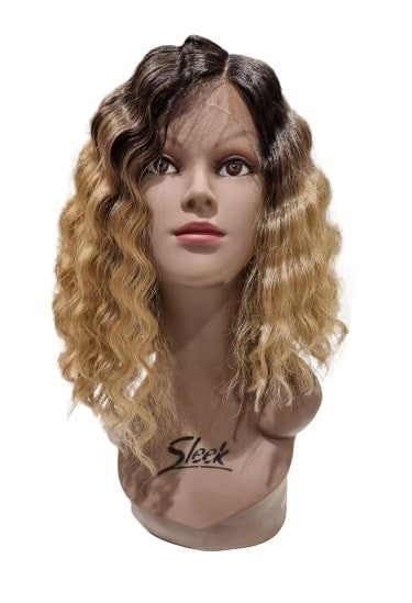 Sleek Spotlight 101 Molly Wig