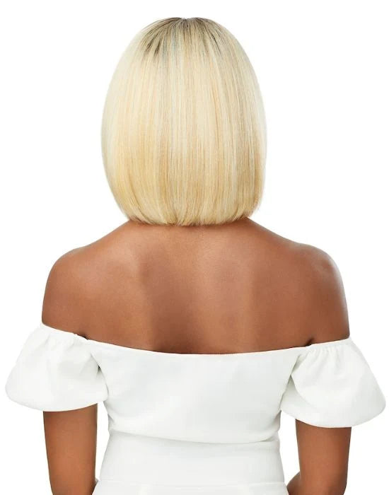 Outre Perfect Hairline Jenisse Synthetic 13x4 HD Lace Bob Wig
